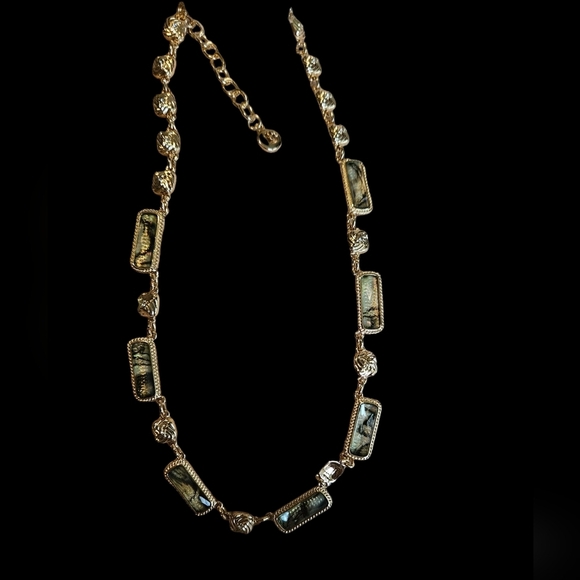 Gloria Vanderbilt Gold Necklace - Picture 3 of 6